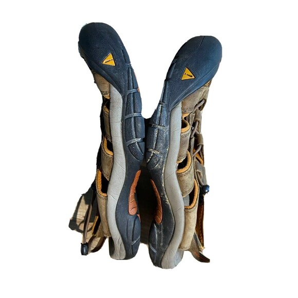 Keen Newport H2 Sandals Waterproof Hiking Shoes Mens Sz 9 mossy brown Bungee main image 6